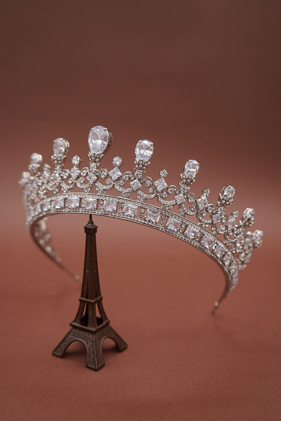 MAJESTIC EMERALD Green Swarovski Most Luxurious Royal Crown