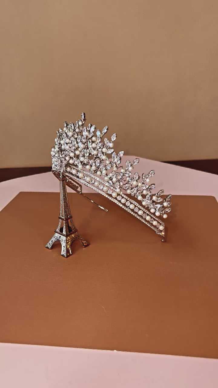 FRANCISCA Swarovski Leafy Crown