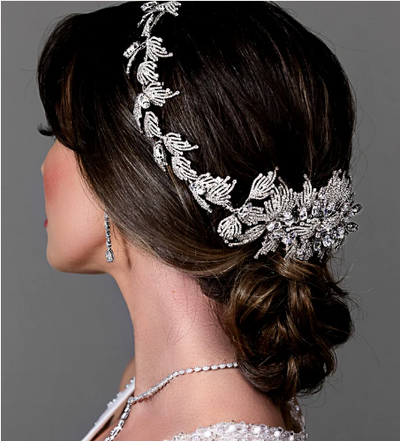 Creating Waves with the Best Bridal Hair Accessories for a Beach Wedding