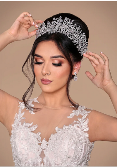 Cut  Cost From Your Wedding Budget  With a diy bridal hairpiece