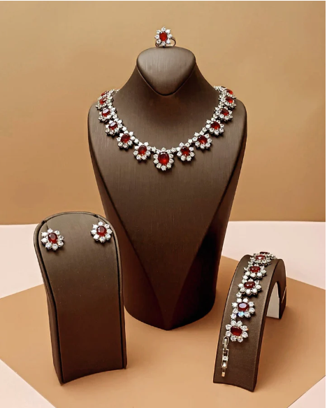 The Dos and Don'ts For Wearing the Best Bridal Jewelry