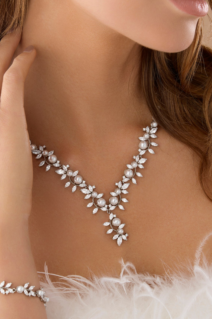 ANGEL LUXE Simulated Diamond and Pearl Necklace - Sample Sale