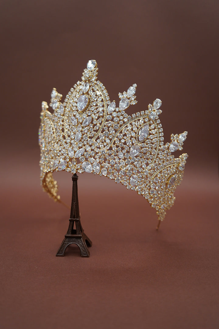 Ellee Real Bride Adorned with BILQUIS MAJESTIC Swarovski Wedding Crown