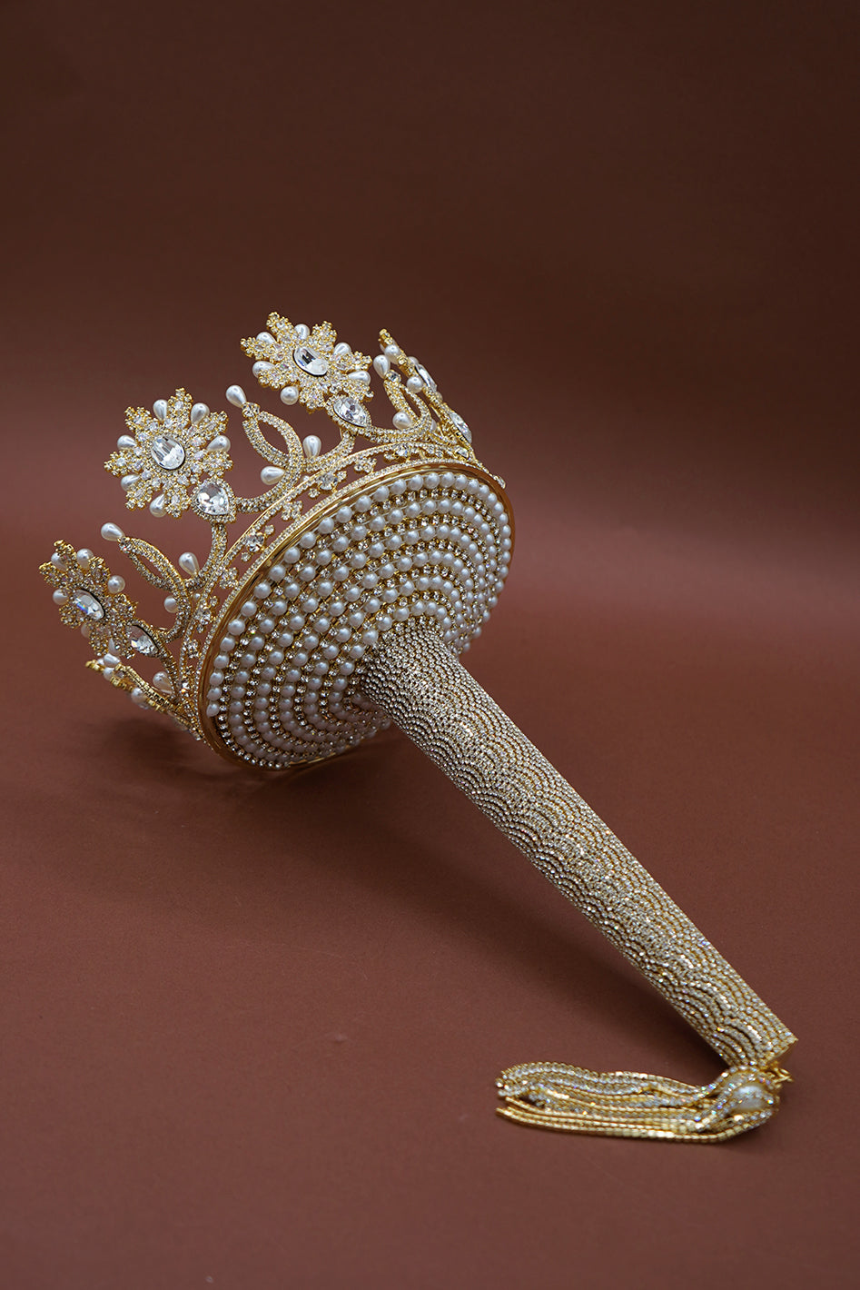 Gold-tone rhinestone and pearl bouquet holder with textured beaded handle and crown