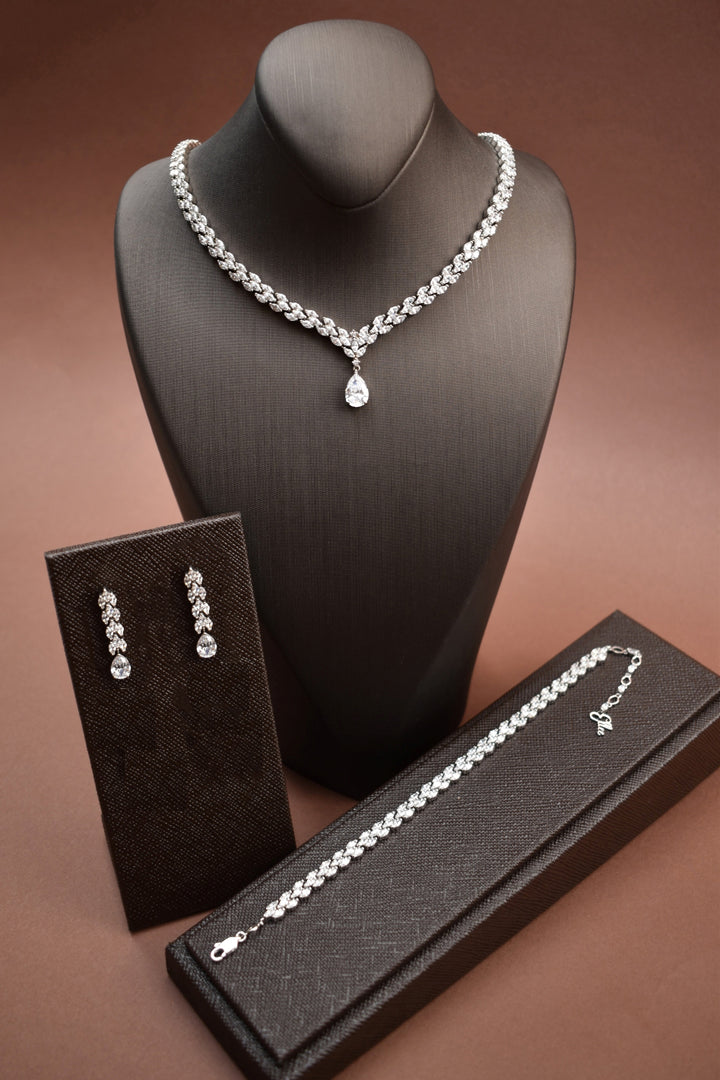 GLISTEN Simulated Diamond Jewelry Set - Sample Sale