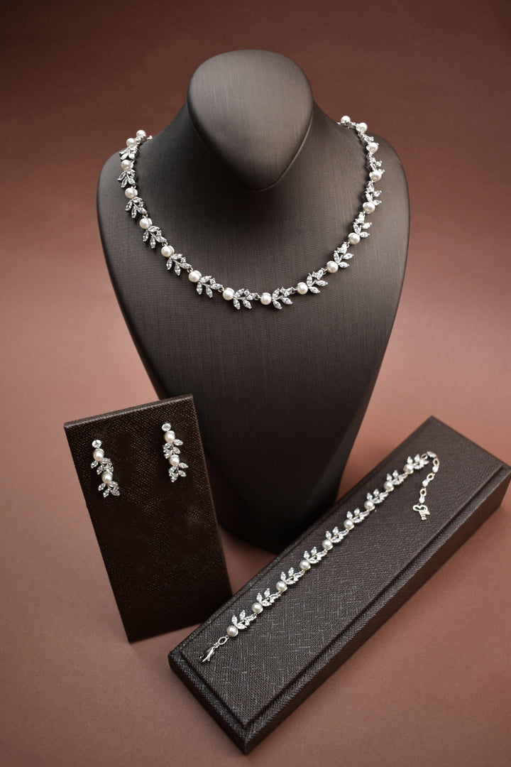 LEEN Simulated Diamond and Pearl Jewelry Set - Sample Sale