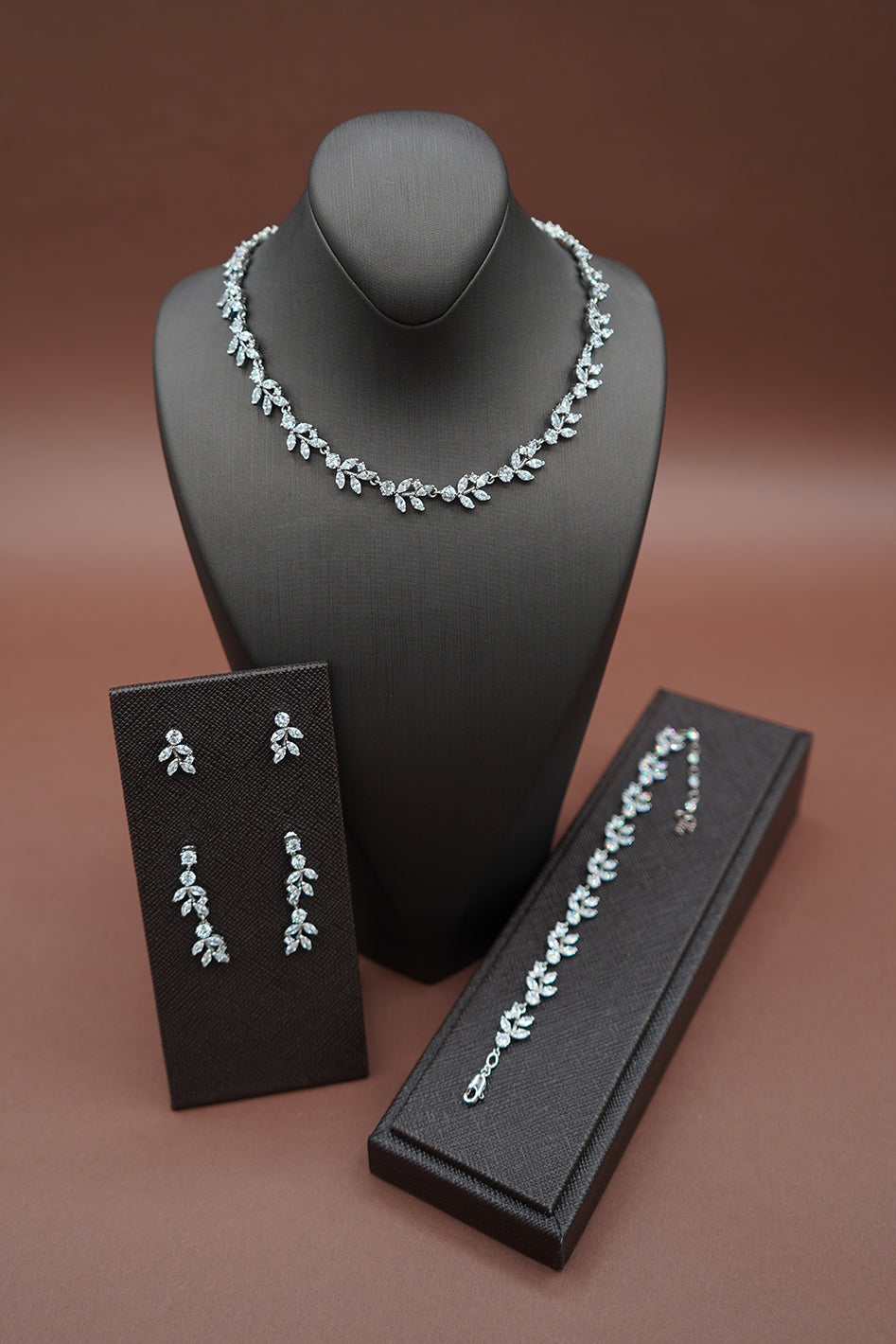 LEEN Simulated Diamond Jewelry Set