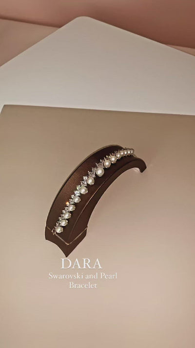 DARA Swarovski and Pearls Bracelet