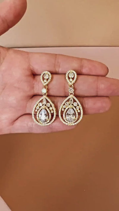DOLLY Swarovski Crystals Stunning Earrings