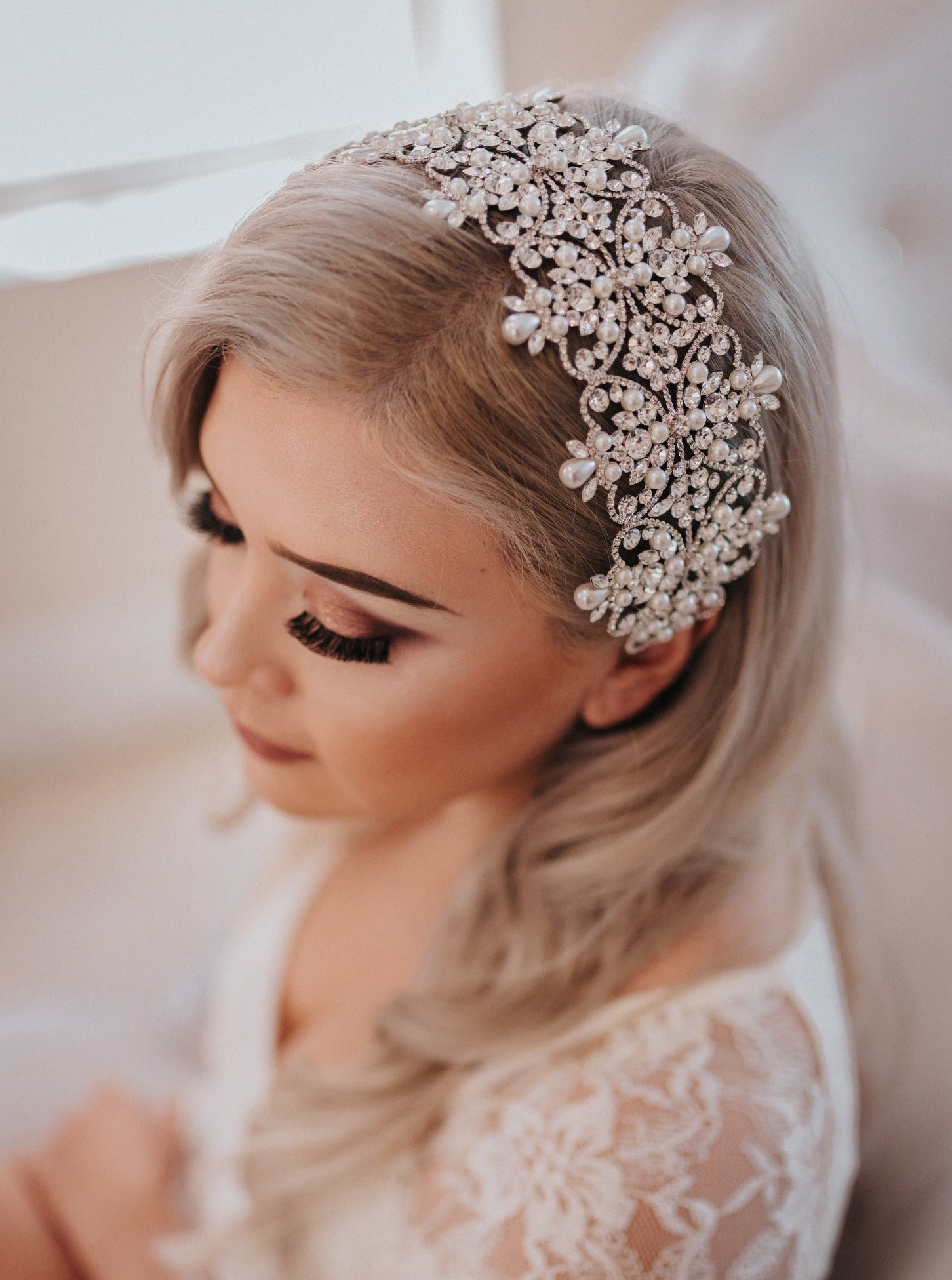 Pearl bridal hair hotsell