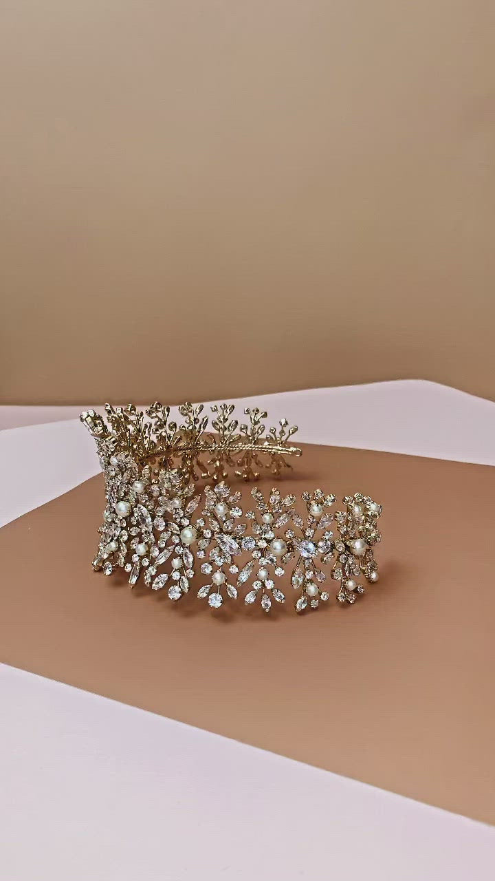 LOLANDA Bridal Headband with Pearls & Swarovski Crystals
