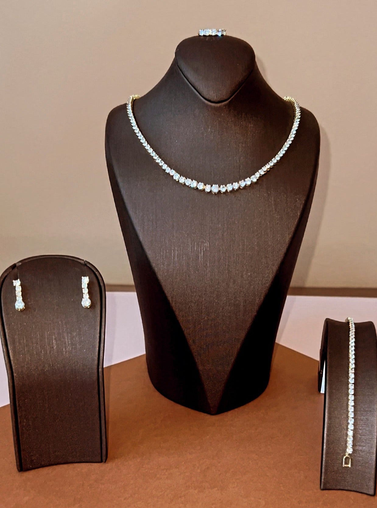 STARLA Swarovski Jewelry Set with Necklace, Bracelet, Drop Earrings, and Ring