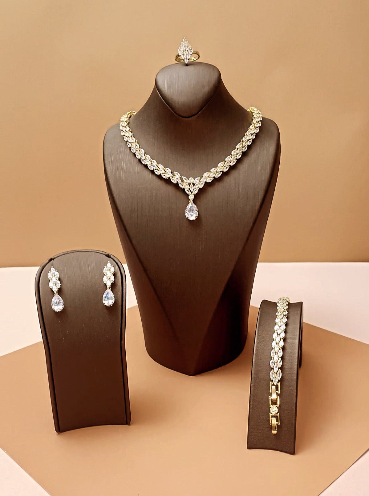 DARLING Jewelry Set with Necklace, Bracelet, Drop Earrings and Ring