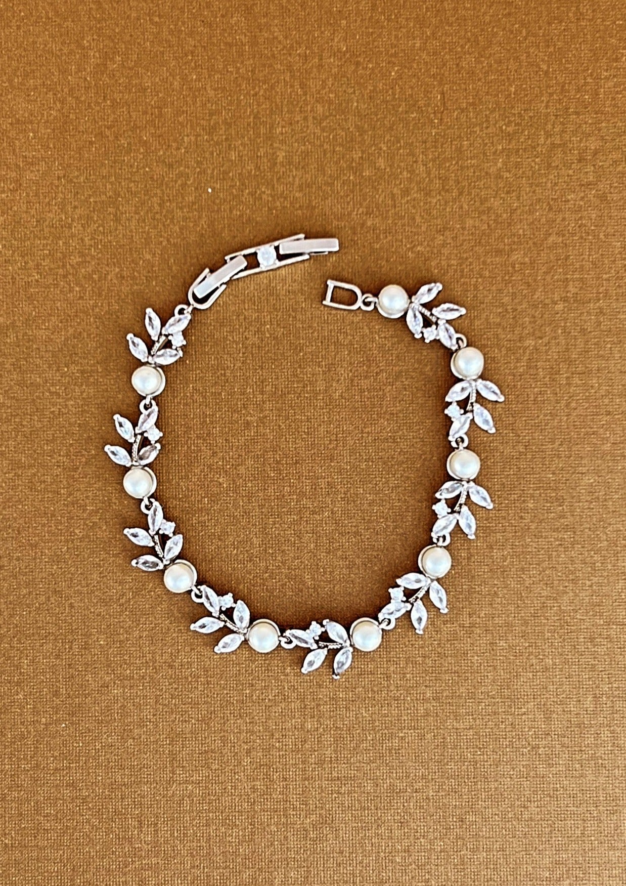 ANGEL LUX Swarovski and Pearls Bracelet