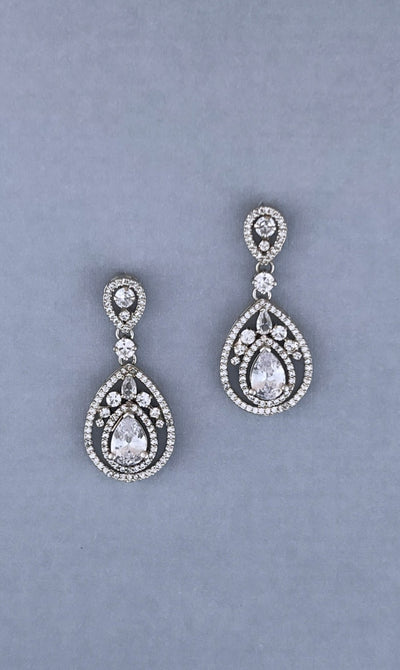 DOLLY Swarovski Crystals Stunning Earrings