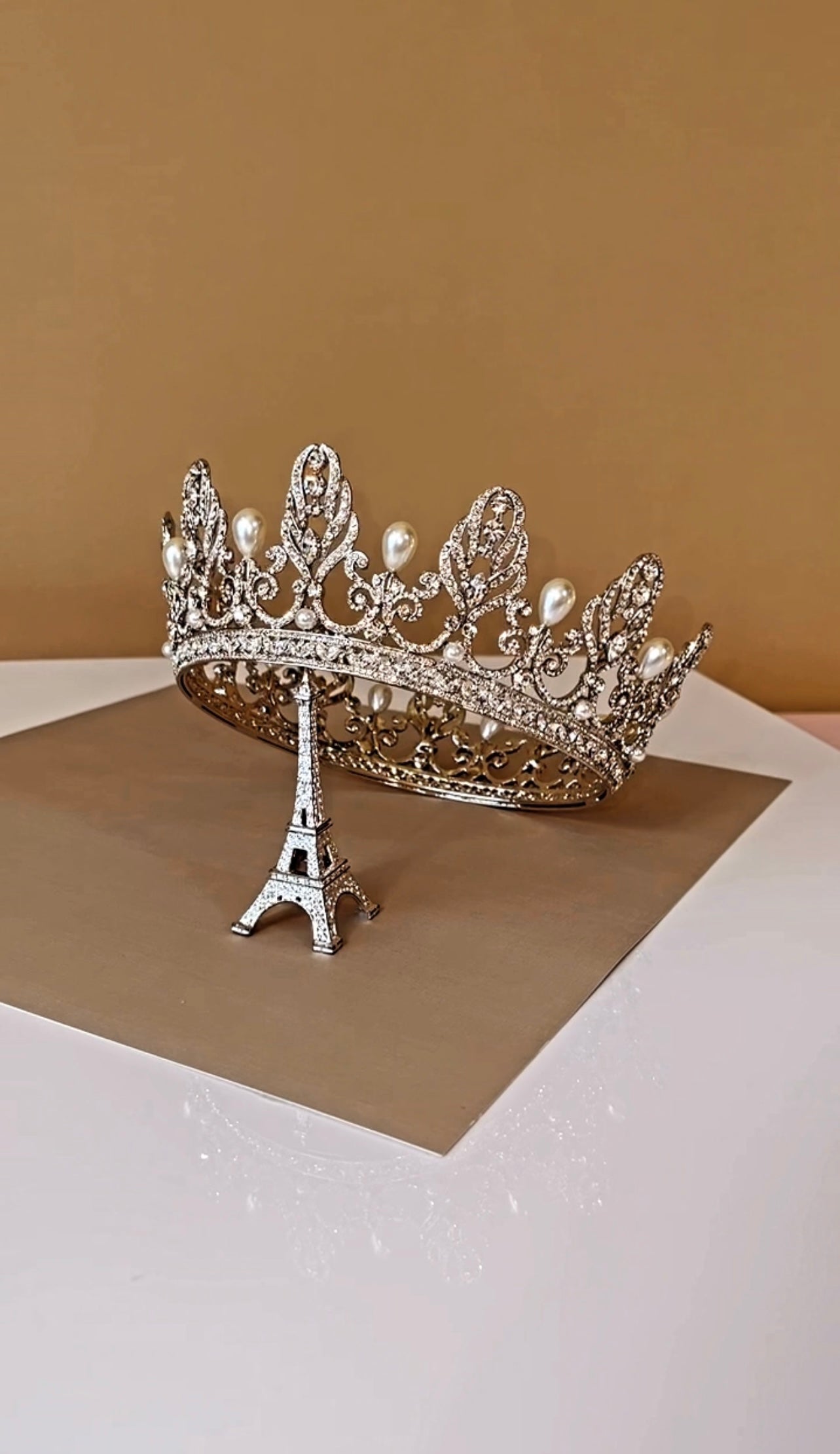 GUSTELLA-PEARLS Majestic Swarovski Bridal or Quinceanera Dazzling Full Crown